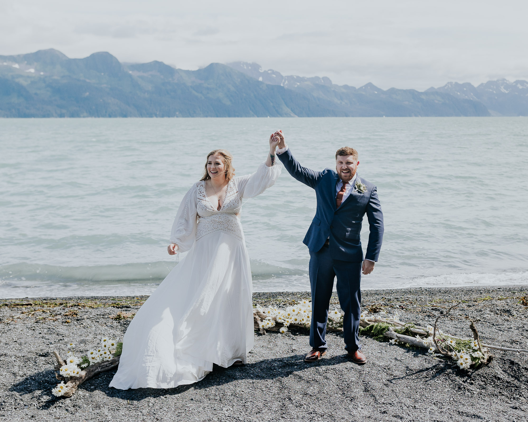 cabin elopement in seward alaska wedding venue